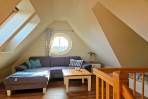 Smart TV, books - Holiday apartment in Wyk with swimming pool (Wyk)