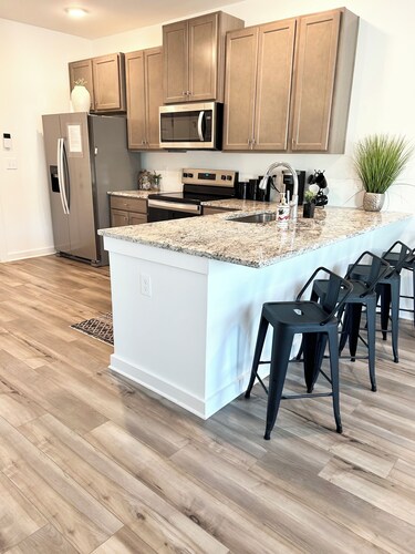 Brand New Luxury Townhouse- RelaxingModernDesign