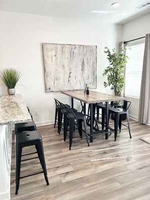 Dining - Comfort & Privacy Near Huntsville Hotspots (Huntsville)