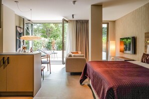 Iron/ironing board, free WiFi - Sustainable Stay with Terrace (Den Haag)