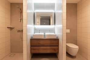 Douche, séchoir à cheveux