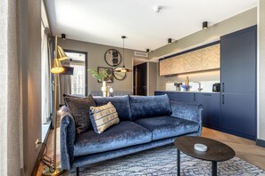 Smart TV - Spacious one-room apartment in Delft (Den Haag)
