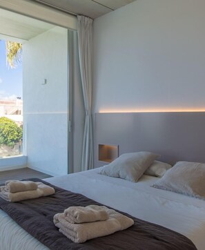 4 habitaciones, tabla de planchar con plancha y internet 
