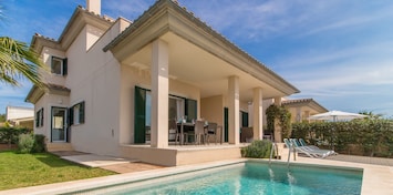 Schwimmbad des Ferienhauses
