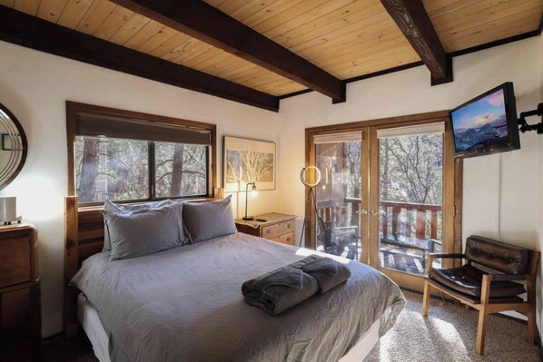 Signature Cabin, 2 Bedrooms, Mountain View, Mountainside | 2 bedrooms, individually decorated, individually furnished - Moonridge Mountain Retreat (Big Bear City)