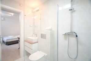 Douche, séchoir à cheveux