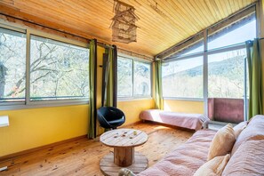 3 室のベッドルーム、インターネット