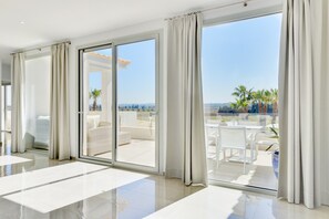 Smart-TV, Kamin, DVD-Player