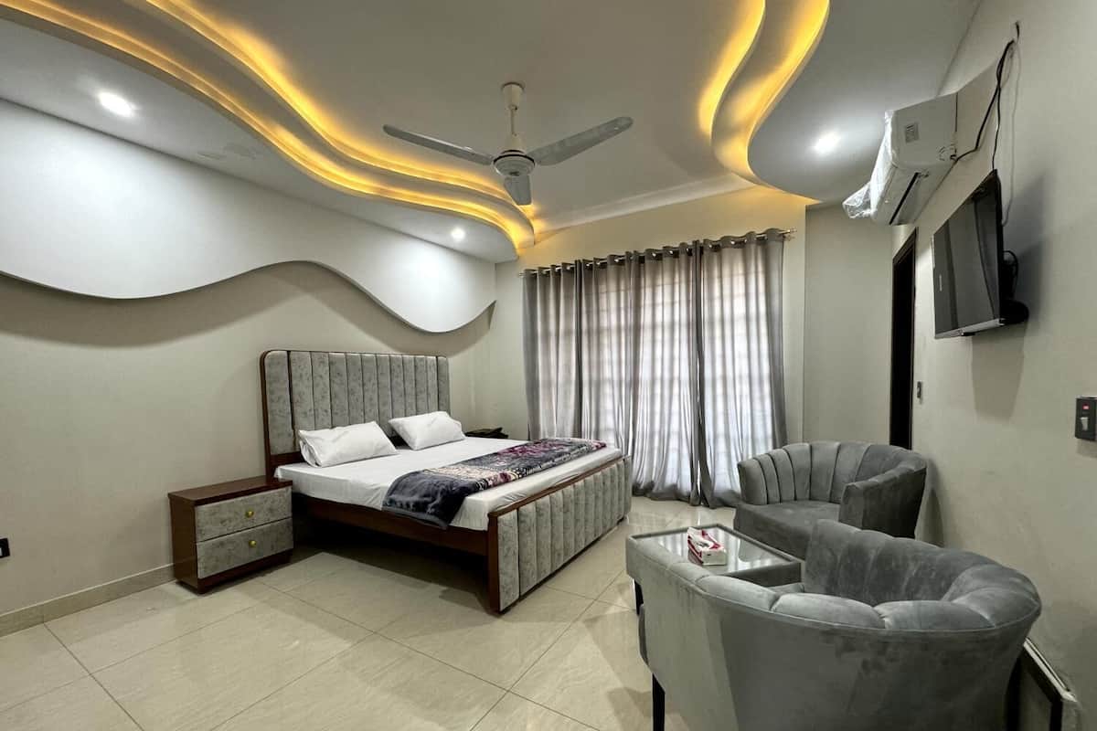 Family Double Room, City View | Soundproofing, free WiFi