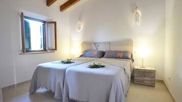 5 slaapkamers, een strijkplank/strijkijzer, reisbedje, gratis wifi