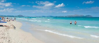 Beachside Pau Villa with Pool