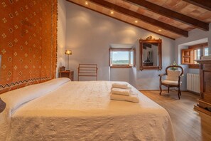 6 slaapkamers, een strijkplank/strijkijzer