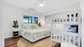 3 bedrooms, iron/ironing board, internet, bed sheets