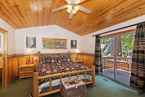 Cabana com design assinado, 3 quartos, lareira, vista para a montanha | Individualmente decorados, individualmente mobiliados, escrivaninha