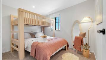 2 bedrooms, iron/ironing board, free WiFi, bed sheets