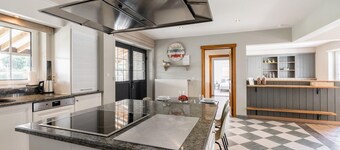 Luxury Retreat with furry friends