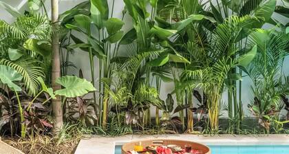 Tropical & Modern 3BR Villa - Central Canggu Beach