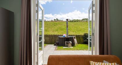 Villa in Andijk mit Whirlpool und Garten