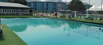 Heroes Luxury Apartments and Suites