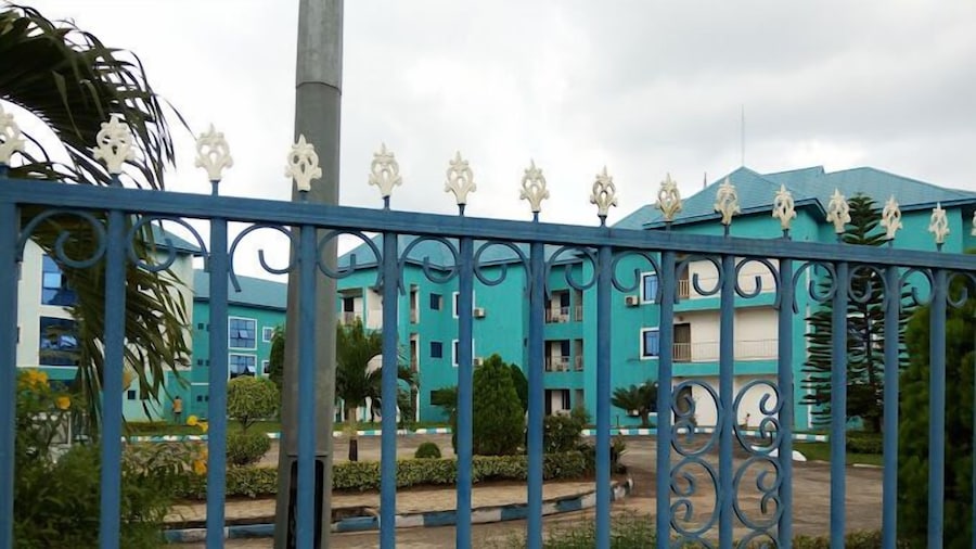 Heroes Luxury Apartments and Suites