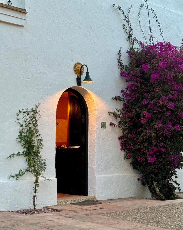 Exterior detail - Rural Getaway with Andalusian Charm: Private Annexe at Cortijo Centenario (Arcos de la Frontera)