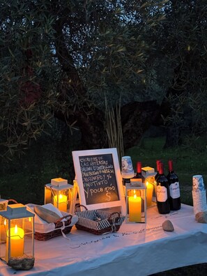 Outdoor dining - Rural Getaway with Andalusian Charm: Private Annexe at Cortijo Centenario (Arcos de la Frontera)