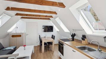 Kühlschrank, Herdplatte, Geschirrspüler