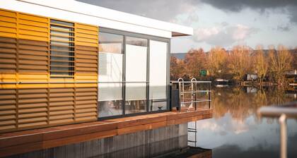 Schönes Hausboot in Höxter