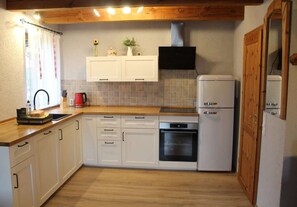 Kühlschrank, Ofen, Herdplatte, Geschirrspüler