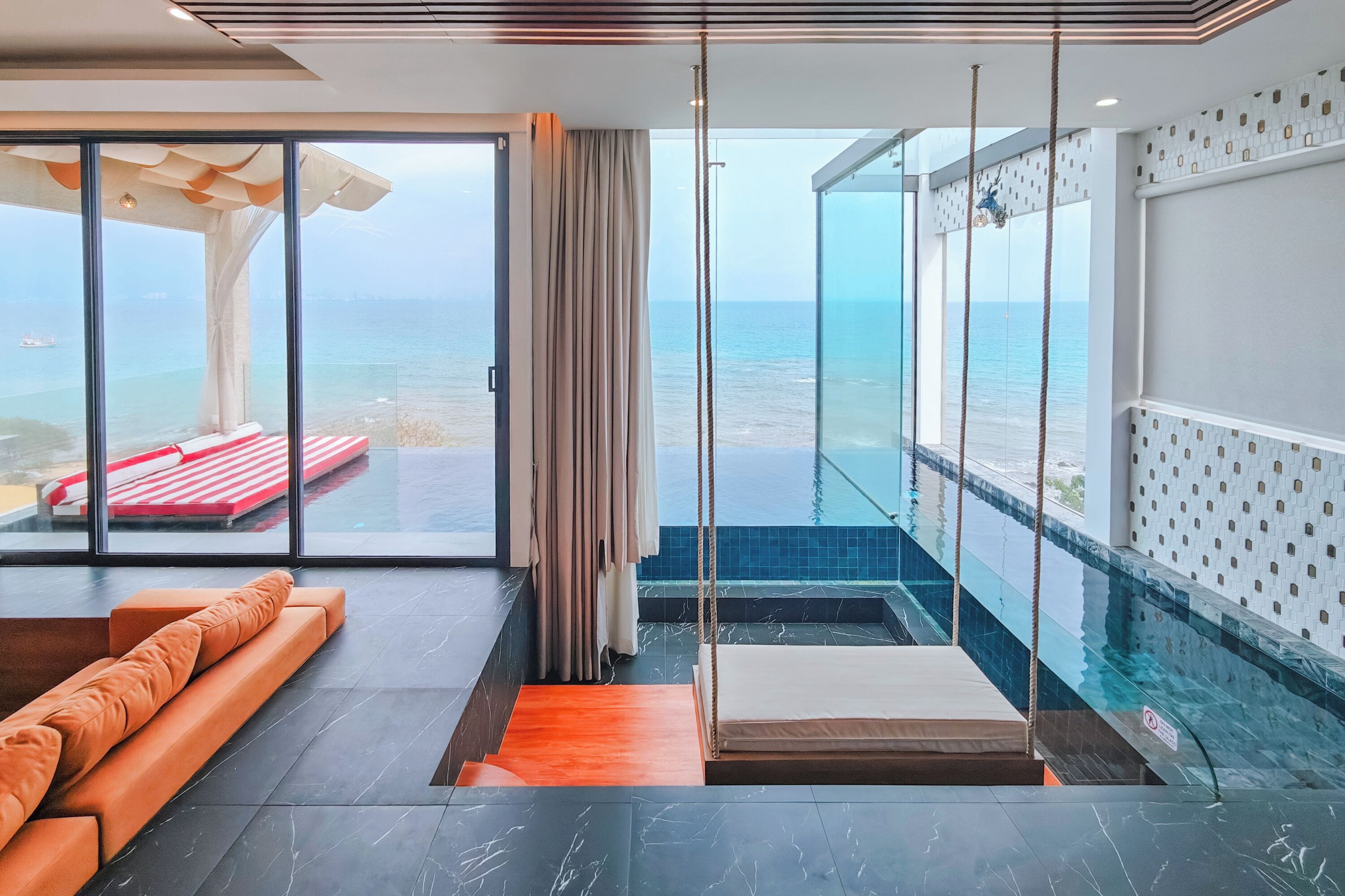 Grand Ocean View | In-room safe, individually decorated, free WiFi