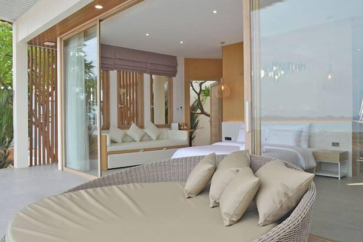 Articles gratuits dans le mini-bar, coffres-forts dans les chambres