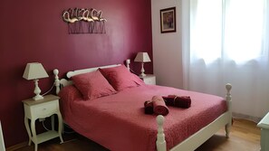 3 Schlafzimmer, Schreibtisch, Bügeleisen/Bügelbrett, kostenloses WLAN