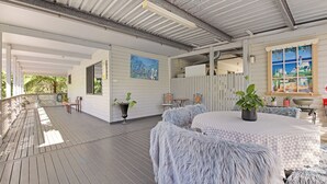 屋外ダイニングエリア