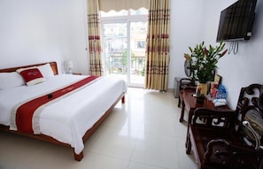 Escritorio, cortinas blackout, wifi gratis y ropa de cama 
