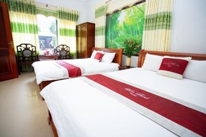 Quadruple Room | Desk, blackout drapes, free WiFi, bed sheets - Hoa Binh Tam Dao Hotel (Tam Dao)