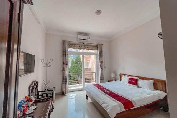 Habitación doble de uso individual | Escritorio, cortinas blackout, wifi gratis y ropa de cama