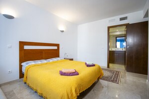 2 soverom, strykejern/-brett, wi-fi (inkludert) og sengetøy