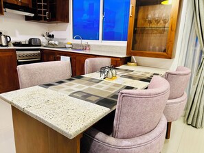Dining - Ocean Retreat Negombo (Seaview Apartment) (Negombo)