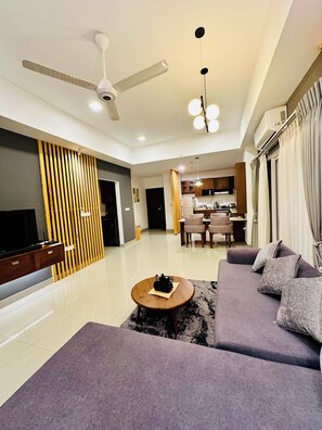 Smart TV y chimenea