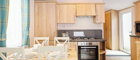 Fridge, oven, stovetop, toaster