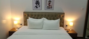 Economy Room, Balcony, City View - D'Stolz Villa and Hospitality (Abuja)