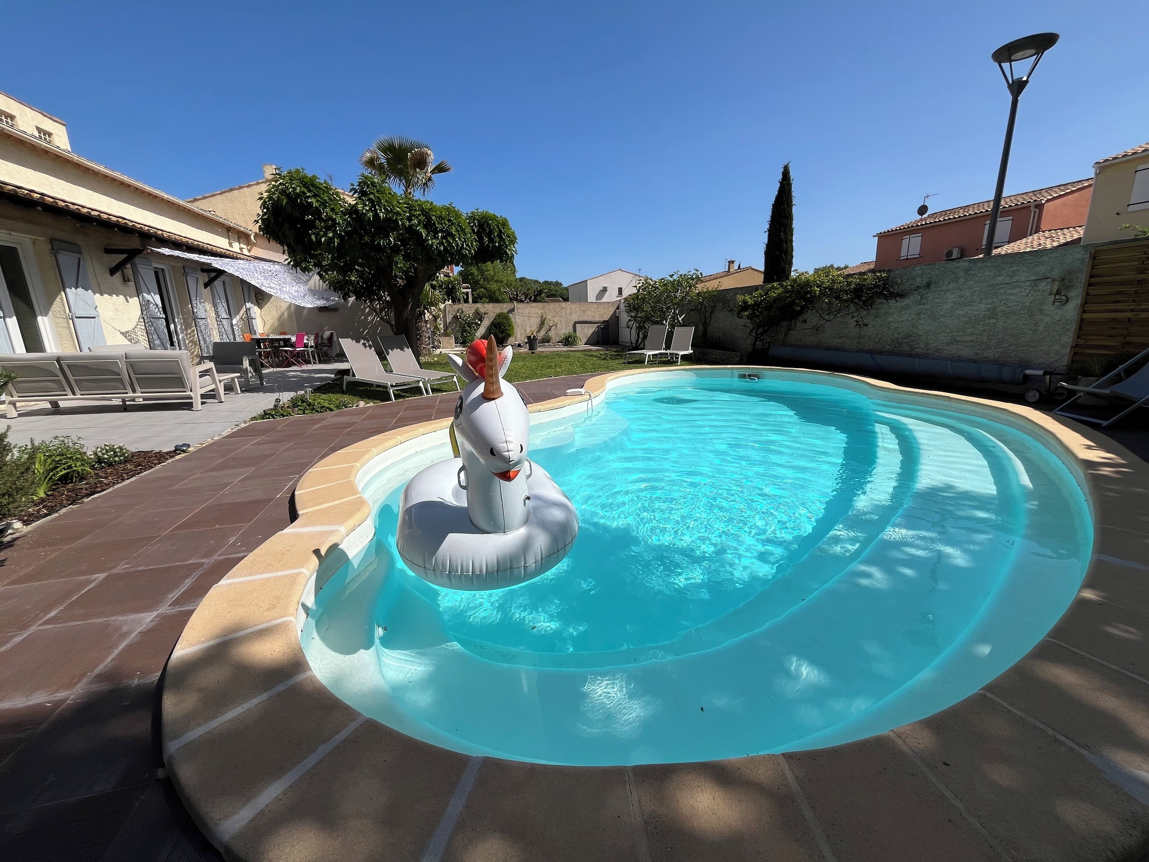 piscine chauffée de Juin à fin septembre