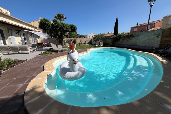 piscine chauffée de Juin à fin septembre