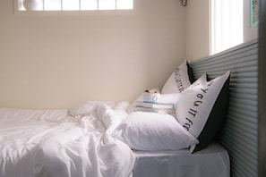 Quadruple Room | Soundproofing, free WiFi - Namsun Mini Hotel (Seoul)