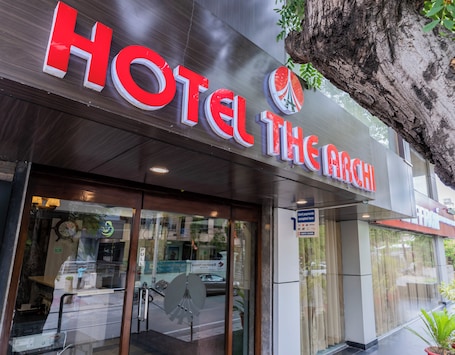 Exterior. HOTEL THE ARCHI