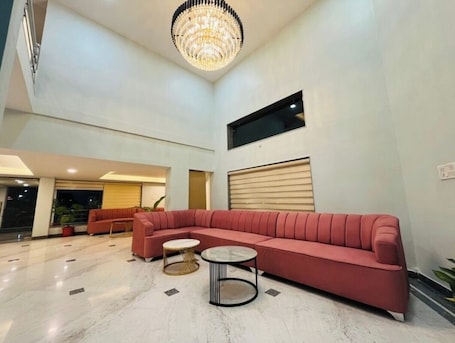 Lobby. HOTEL THE GRAND AGASTYA