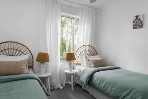 3 bedrooms, WiFi, bed sheets - Seasalt Byron Bay 4 - 34 Cavvanbah Street (Byron)