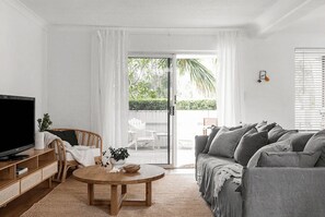 TV - Seasalt Byron Bay 4 - 34 Cavvanbah Street (Byron)