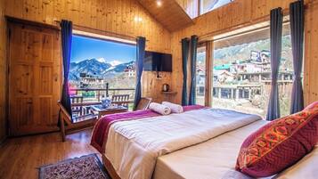 Superior Double Room | Laptop workspace, free WiFi