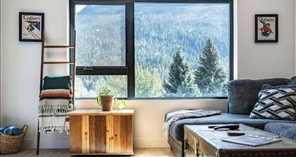 Breathtaking Condo with Panoramic Mountain Views